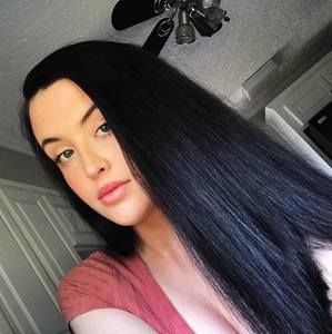 Meet your Posher, Carly